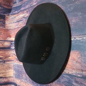 Universal Thread Hat